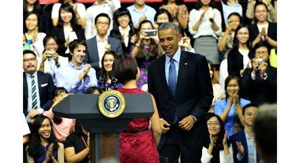 Tổng thống Obama: Đừng lo phải làm giàu thế nào, thành công chỉ đến khi bạn làm việc tận tâm